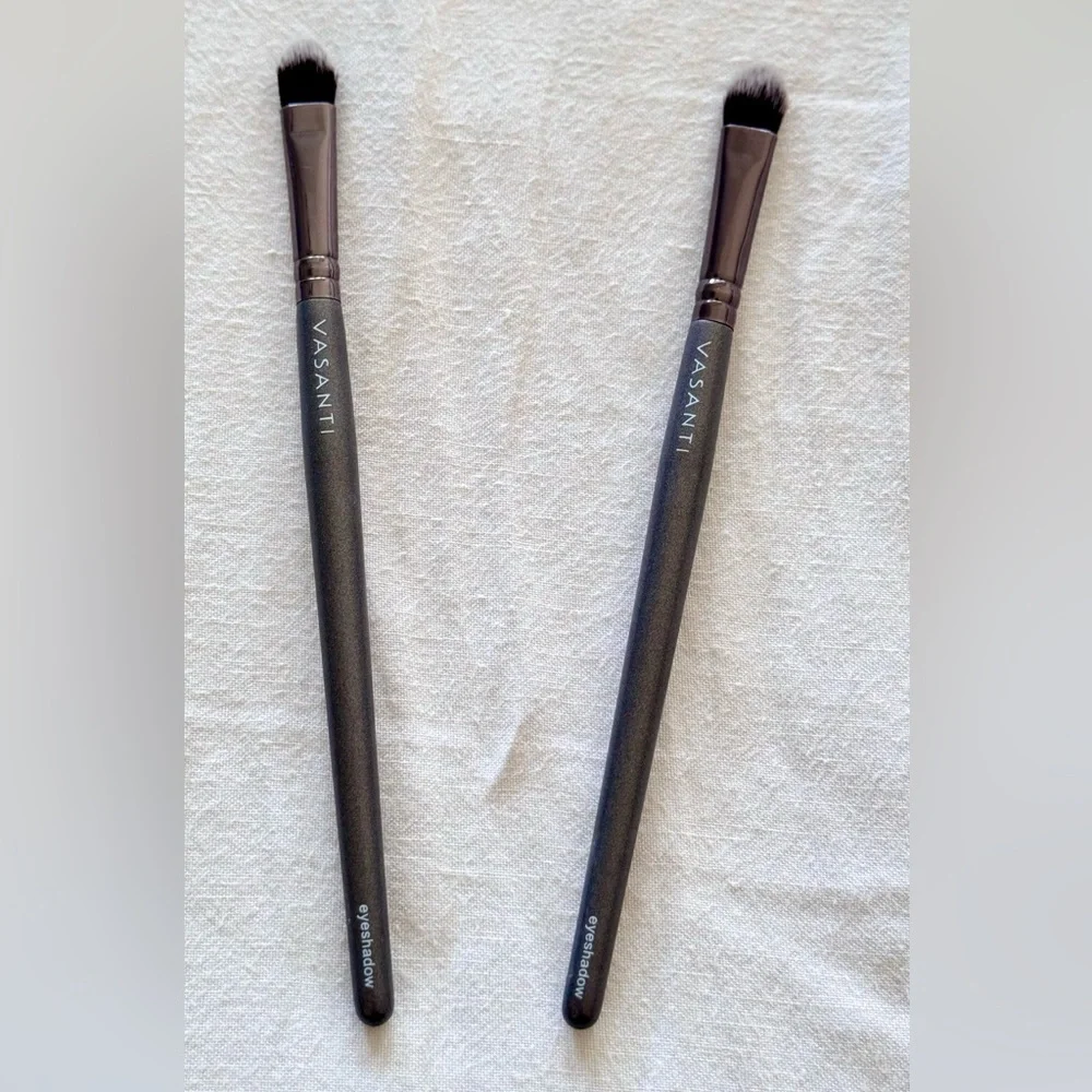 VASANTI Flat Eyeshadow Makeup Brush